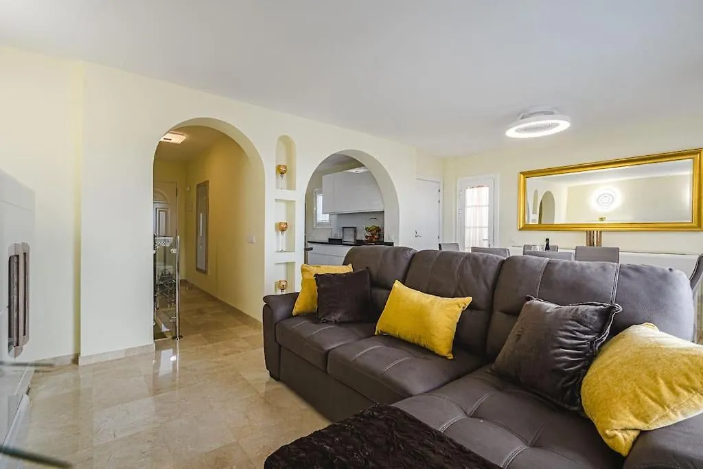 Large House With Garden And Direct Access To The Pool Villa Callao Salvaje 0*,  Spain